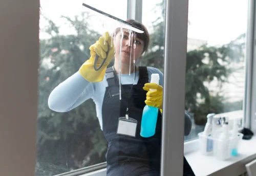 Nettoyage de vitres intérieures et extérieures à Arue